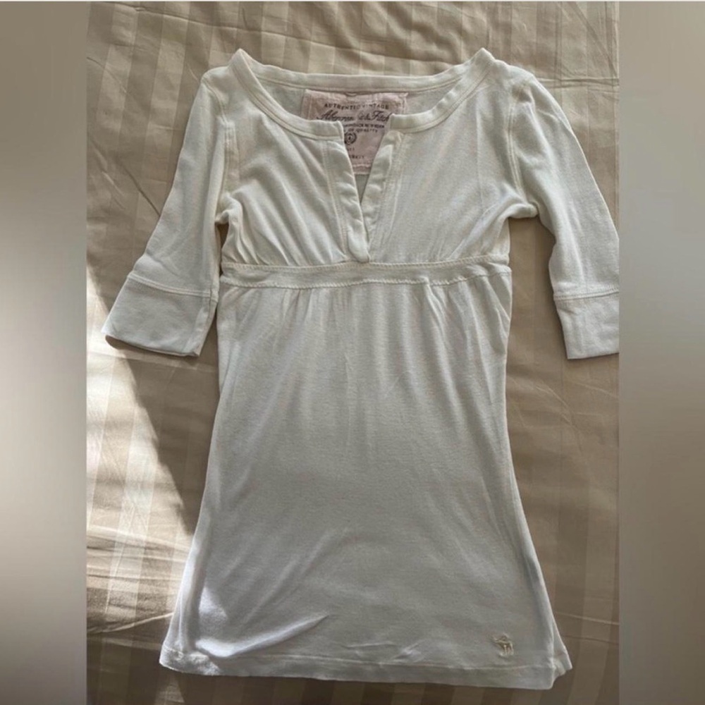 ISO white Abercrombie vintage 3/4 Sleeve Top